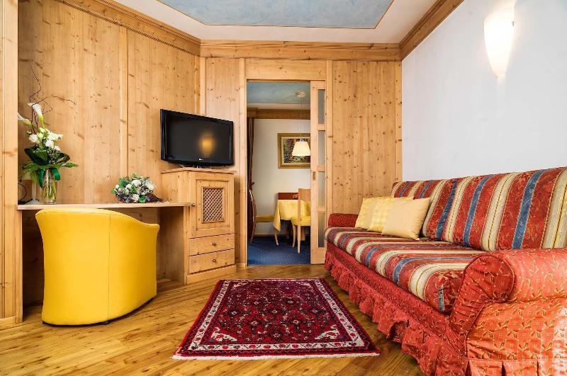 Leading Relax Hotel Maria Moena Luaran gambar