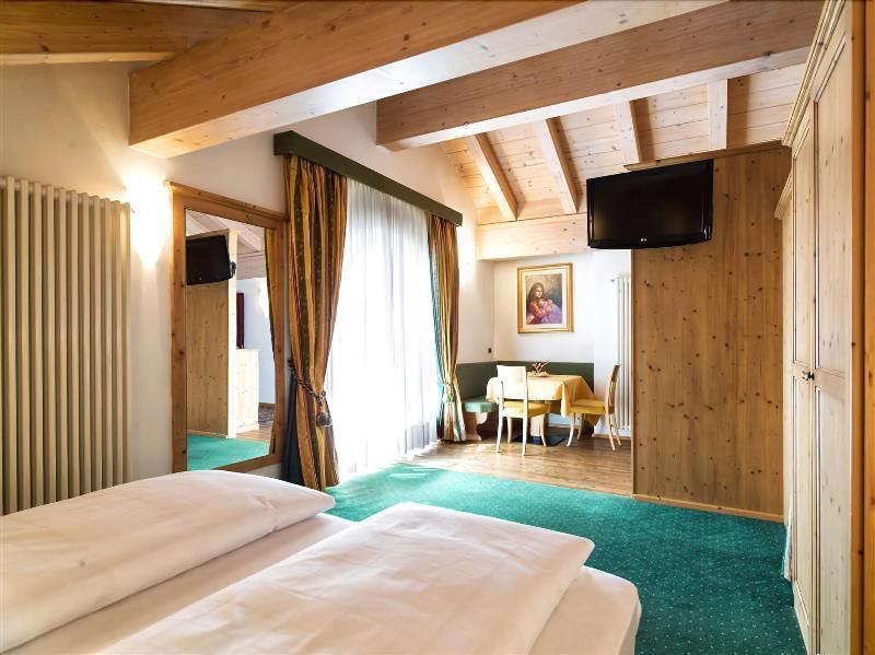Leading Relax Hotel Maria Moena Luaran gambar